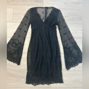 Jella Couture Black V-Neck Lace Bell Sleeve Mesh Open Back Fitted Dress Size S